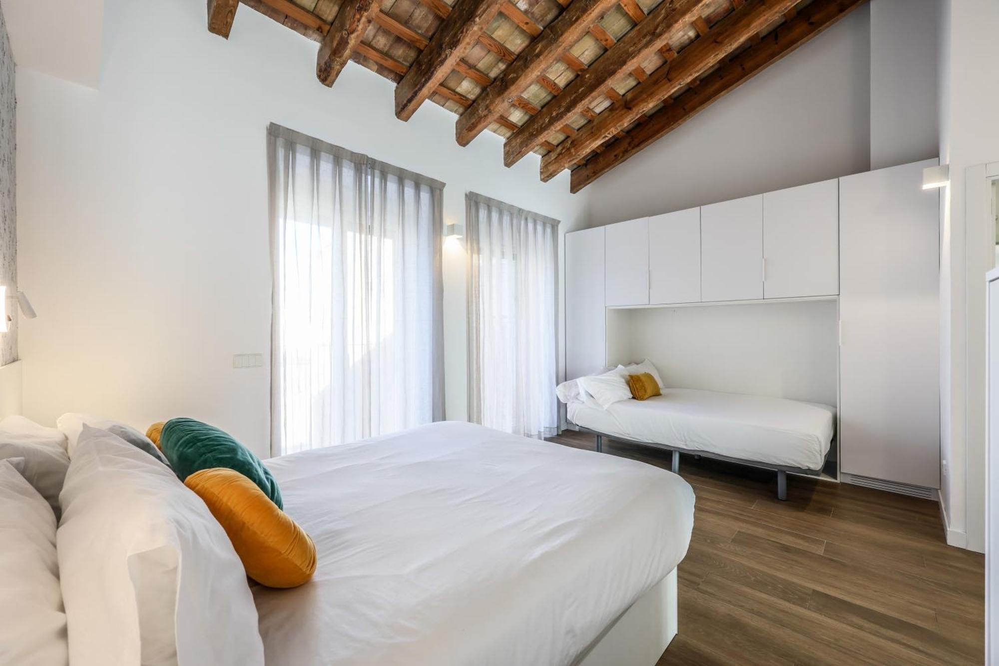 Amazinn Places Evi Apartments Valencia Exterior photo