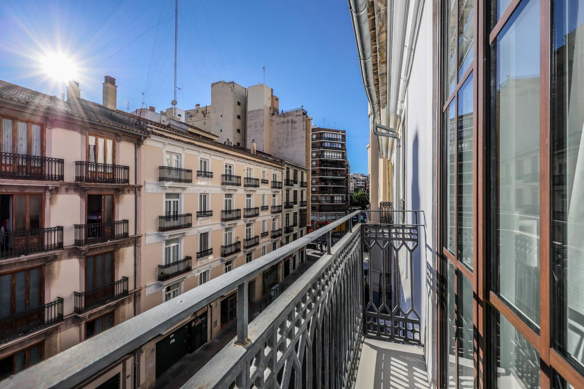 Amazinn Places Evi Apartments Valencia Exterior photo