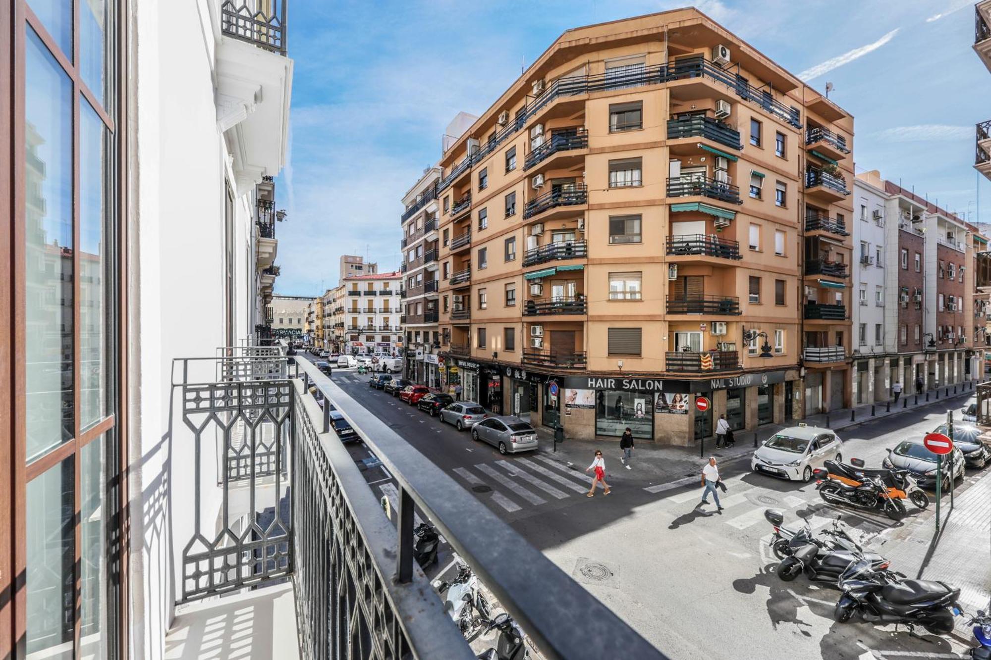 Amazinn Places Evi Apartments Valencia Exterior photo